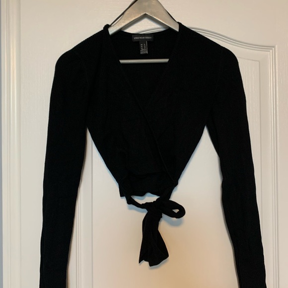 cropped long sleeve tie - Picture 1 of 3